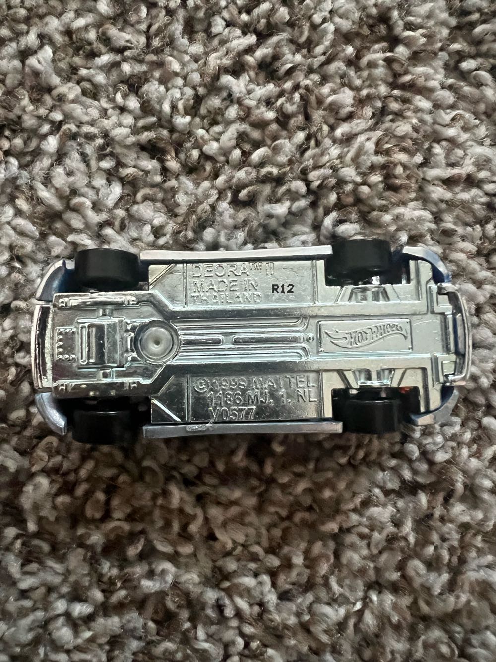 Deora II (Color Changer) - Mattel (Hotwheels Deora II Loose) action figure collectible - Main Image 2