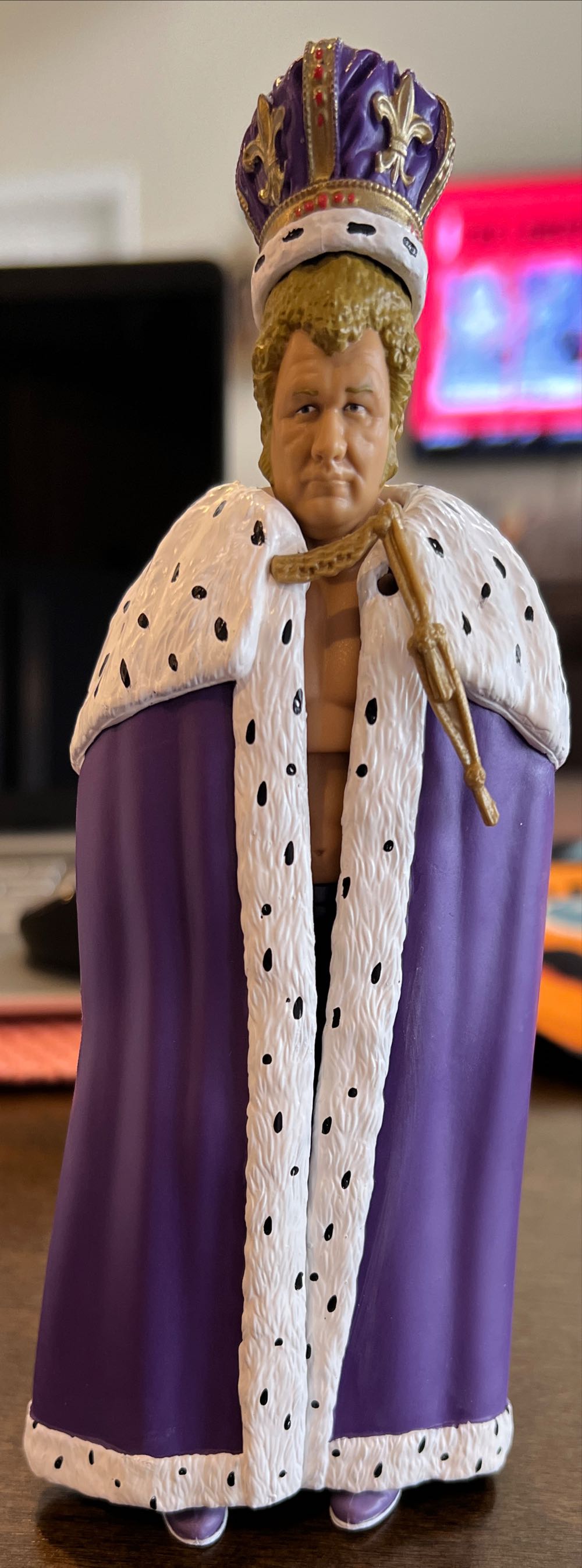 Baby Velociraptor Nell’uovo - Toyllectible Treasures - Jurassic Park 30th Anniversary