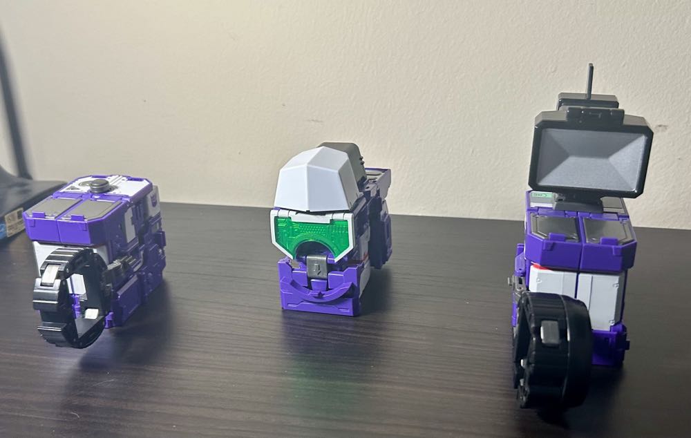 Reflector - MAKETOYS (Photons (Decepticon Combiner)) action figure collectible - Main Image 4