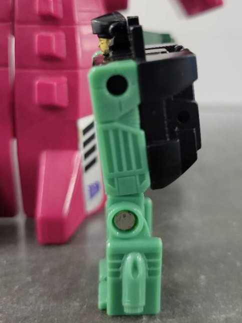 Grax With Skullcruncher Headmaster - Hasbro (1987) action figure collectible - Main Image 4