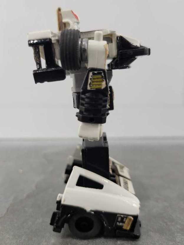Prowl 4th 1984 Cars Robot Mode Project - Hasbro (1984) action figure collectible - Main Image 3