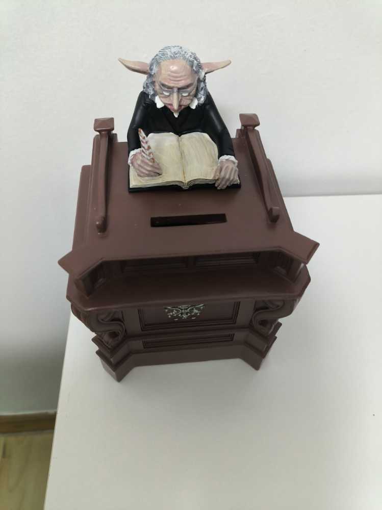 Gringotts Goblin Bank  - Enesco action figure collectible - Main Image 2