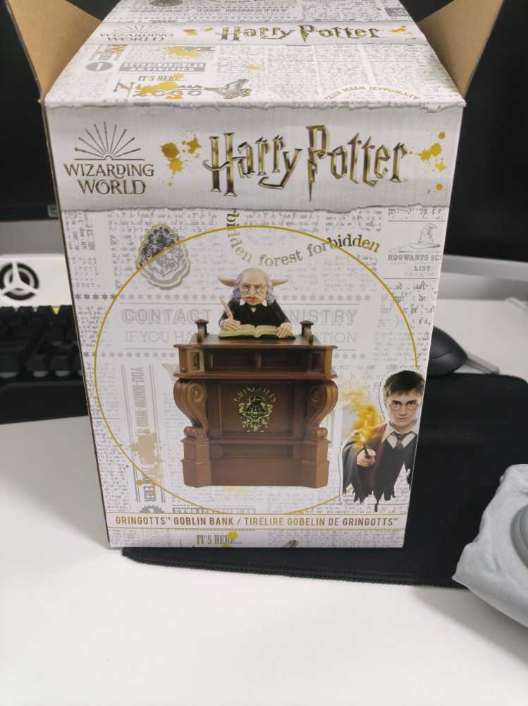 Gringotts Goblin Bank  - Enesco action figure collectible - Main Image 3