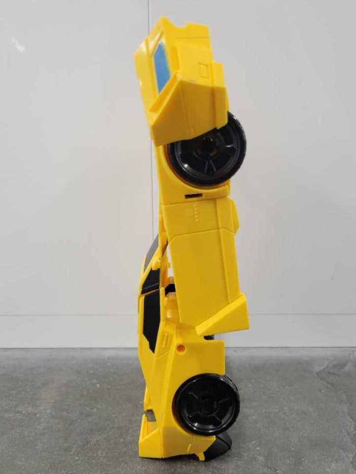 Bumblebee Power Surge Missing Buzzstrike And 1 Tire  - Hasbro (Robots In Disguise 2015) action figure collectible - Main Image 3