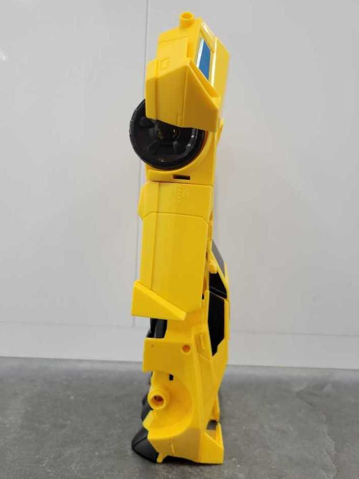 Bumblebee Power Surge Missing Buzzstrike And 1 Tire  - Hasbro (Robots In Disguise 2015) action figure collectible - Main Image 4