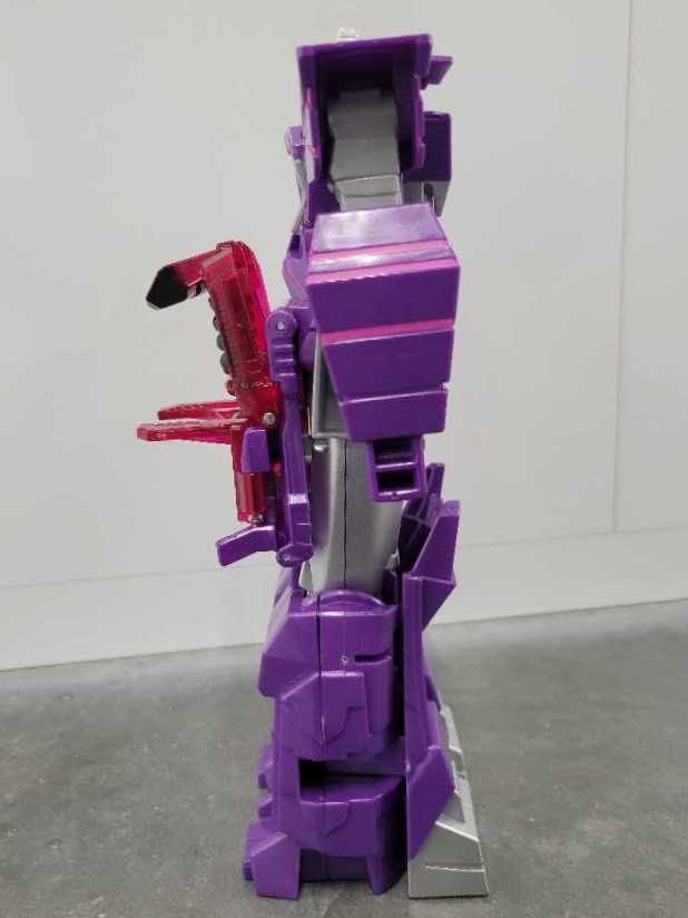 Shockwave - Hasbro (Authentics) action figure collectible - Main Image 3