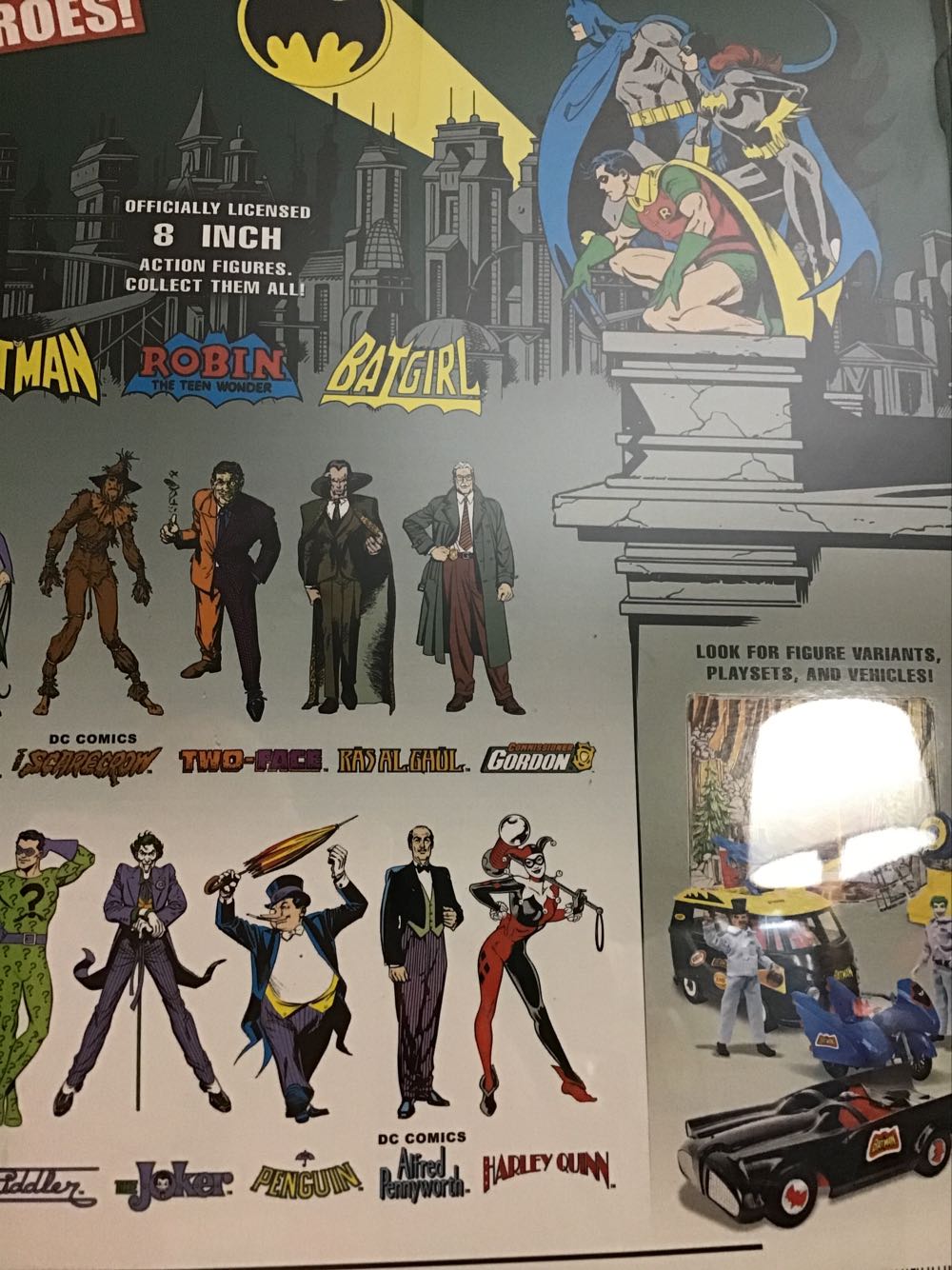 Batman Batgirl & Commissioner Gordon Bat Signal - Figures Toy Company (Batman) action figure collectible [Barcode 718347775887] - Main Image 2