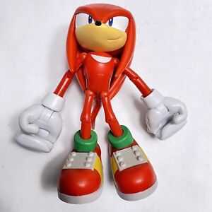 Jazwares Sonic Hedgehog Super Posers Knuckles 6” Poseable Sega The  action figure collectible [Barcode 681326650195] - Main Image 1