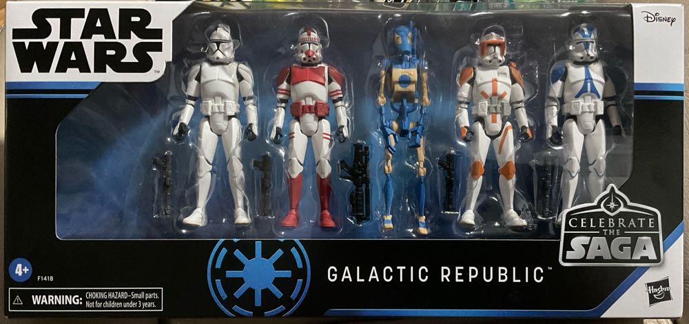 Celebrate The Saga - Galactic Republic - 501st Legion Trooper - Hasbro/ Disney (Galactic Republic) action figure collectible - Main Image 2