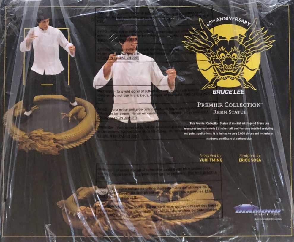 Diamond Select Toys Bruce Lee Premier Collection: 80th Birthday Statue Multicolor 11 Inches  action figure collectible [Barcode 699788834602] - Main Image 2