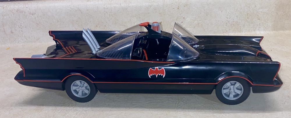 Batmobile - McFarlane Toys™ (1966 Batman Classic Tv Series) action figure collectible [Barcode 787926150391] - Main Image 3