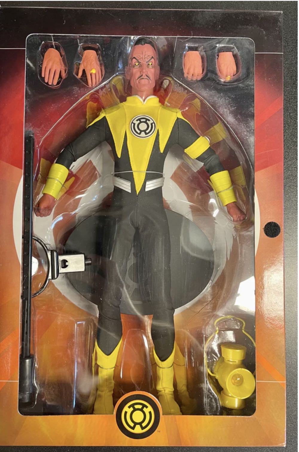 Sinestro - Yellow Lantern: Dc Direct Deluxe - DC Direct Deluxe action figure collectible - Main Image 3
