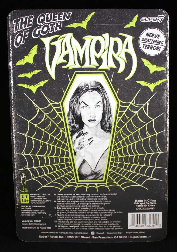 Vampira: Dark Goddess Of Horror - Super 7 (The Queen of Goth) action figure collectible [Barcode 840049832152] - Main Image 2