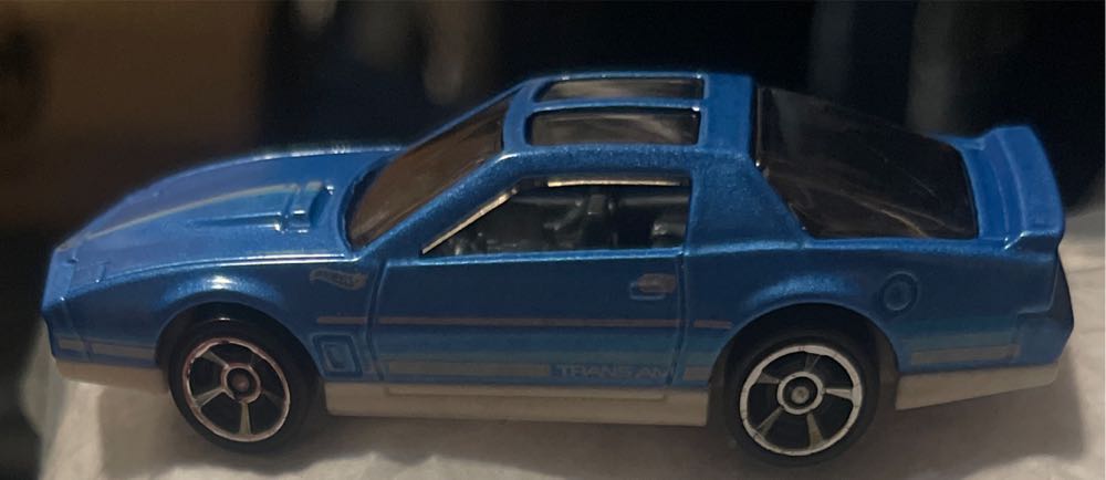 1984 Pontiac Firebird - Hot Wheel / Mattel (The 80’s) action figure collectible - Main Image 2