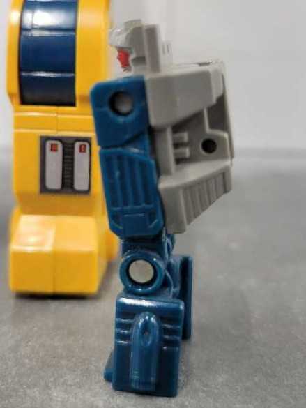 Monzo With Weirdwolf Headmaster - Hasbro (1987) action figure collectible - Main Image 4