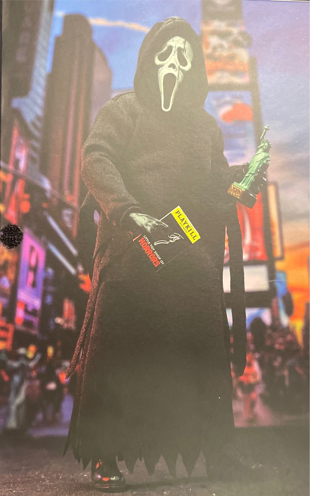 Neca Nycc Neca Nycc Ghost Face Takes Manhattan Exclusive In Ghostface Ultimate Hand! New York Comic Con Scream 7” Scale  action figure collectible [Barcode 634482413685] - Main Image 3