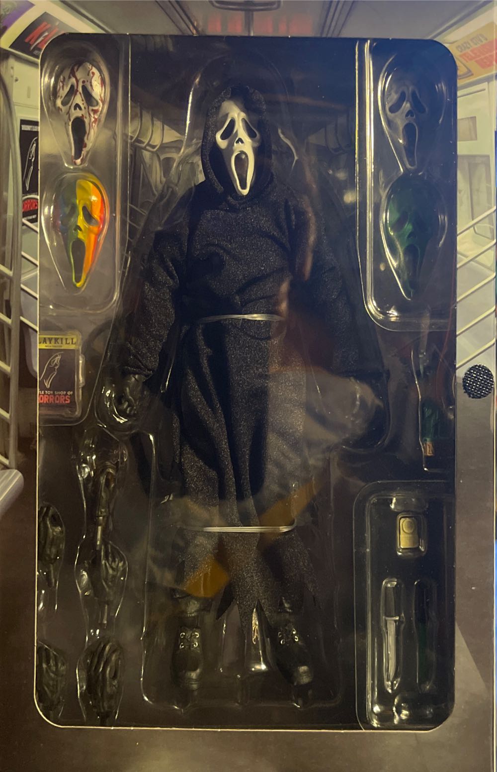 Neca Nycc Neca Nycc Ghost Face Takes Manhattan Exclusive In Ghostface Ultimate Hand! New York Comic Con Scream 7” Scale  action figure collectible [Barcode 634482413685] - Main Image 4