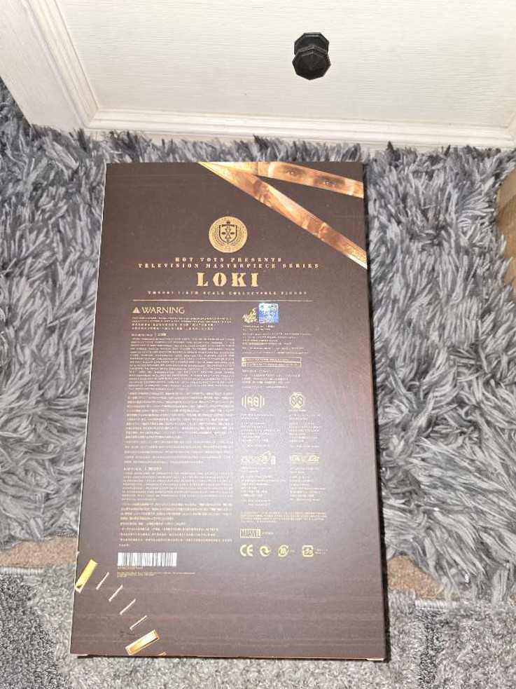 Hot Toys Marvel Loki (Variant) TVA - Hot Toys / Sideshow (1:6 Film/Television) action figure collectible [Barcode 4895228609441] - Main Image 2