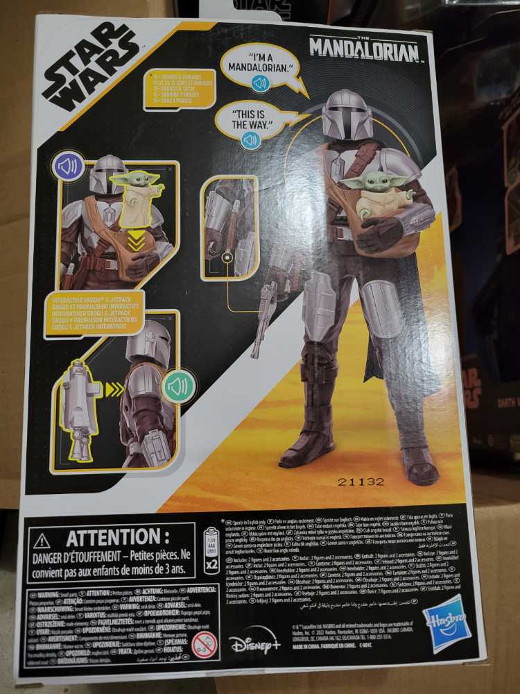 Star Wars The Mandalorian: The Mandalorian And Grogu  action figure collectible - Main Image 2