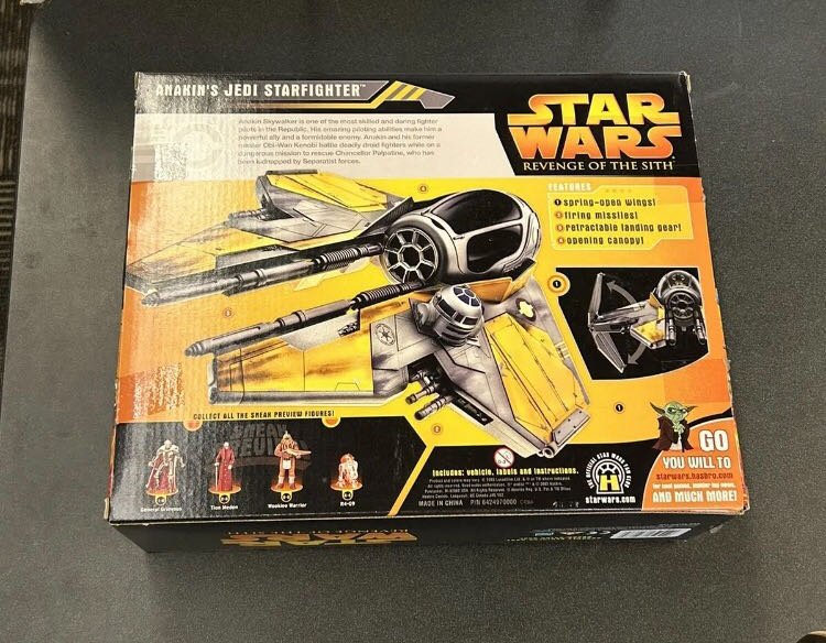 Anakin’s Jedi Starfighter (Sneak Preview) ROTS - Vehicles - Hasbro (Star Wars Episode III: Revenge Of The Sith) action figure collectible - Main Image 2
