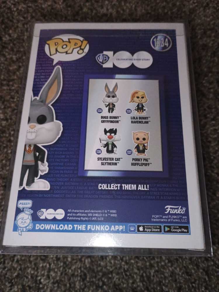 Looney Tunes: Gryffindor Bugs Bunny #1334 - Funko (WB 100) action figure collectible [Barcode 889698712088] - Main Image 2