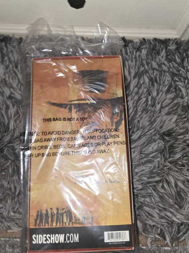 The Preacher - Sideshow Collectibles (Clint Eastwood Collection) action figure collectible [Barcode 747720251366] - Main Image 2