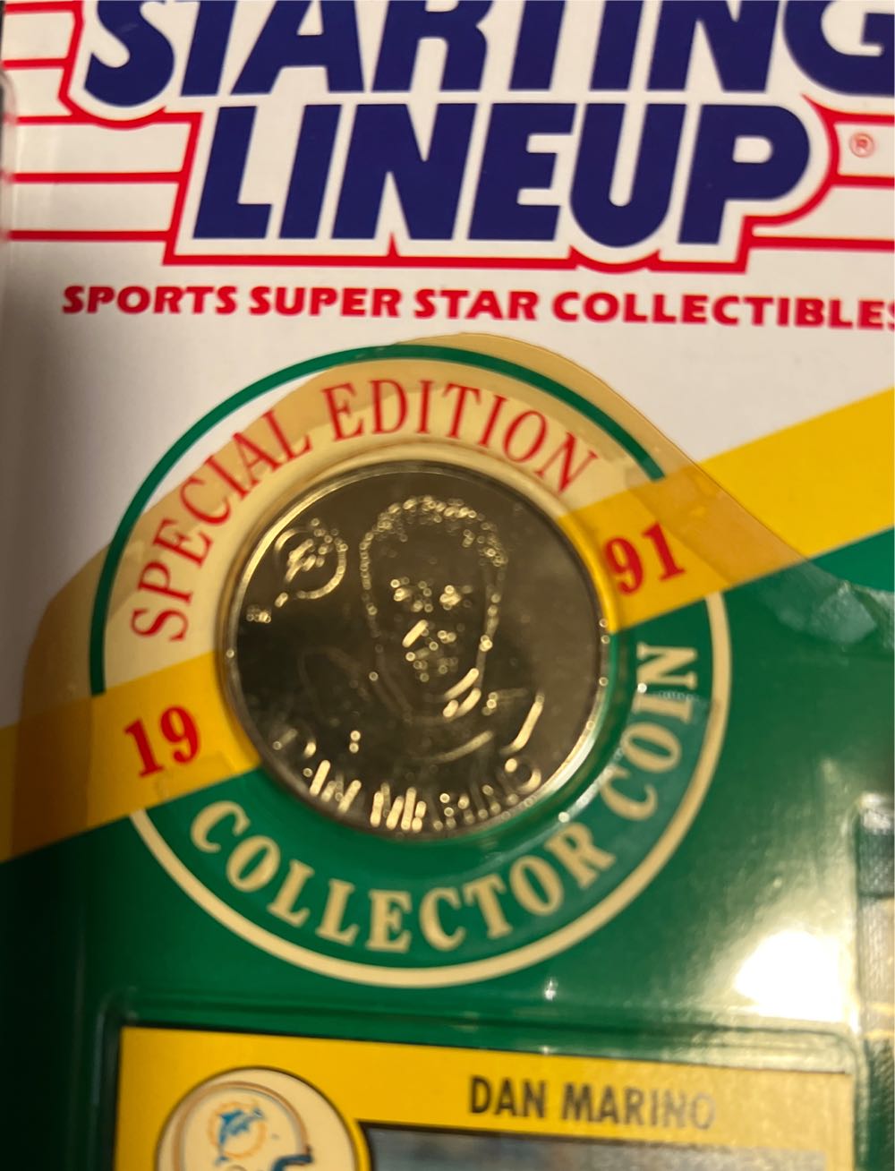 Starting Lineup Dan Marino - Kenner action figure collectible [Barcode 076281735047] - Main Image 3