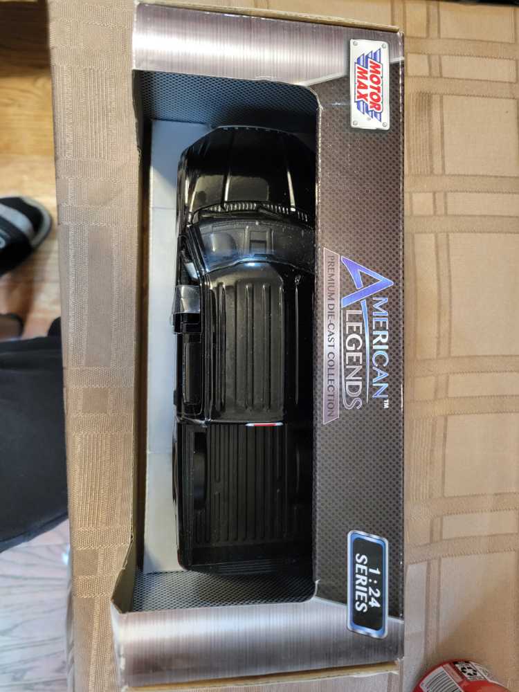 Ford F-150 Black Limited Crew Cab Pickup Truck Metallic Silver 1 24-1 27 Diecast Model Car By Motormax 79364  action figure collectible - Main Image 2