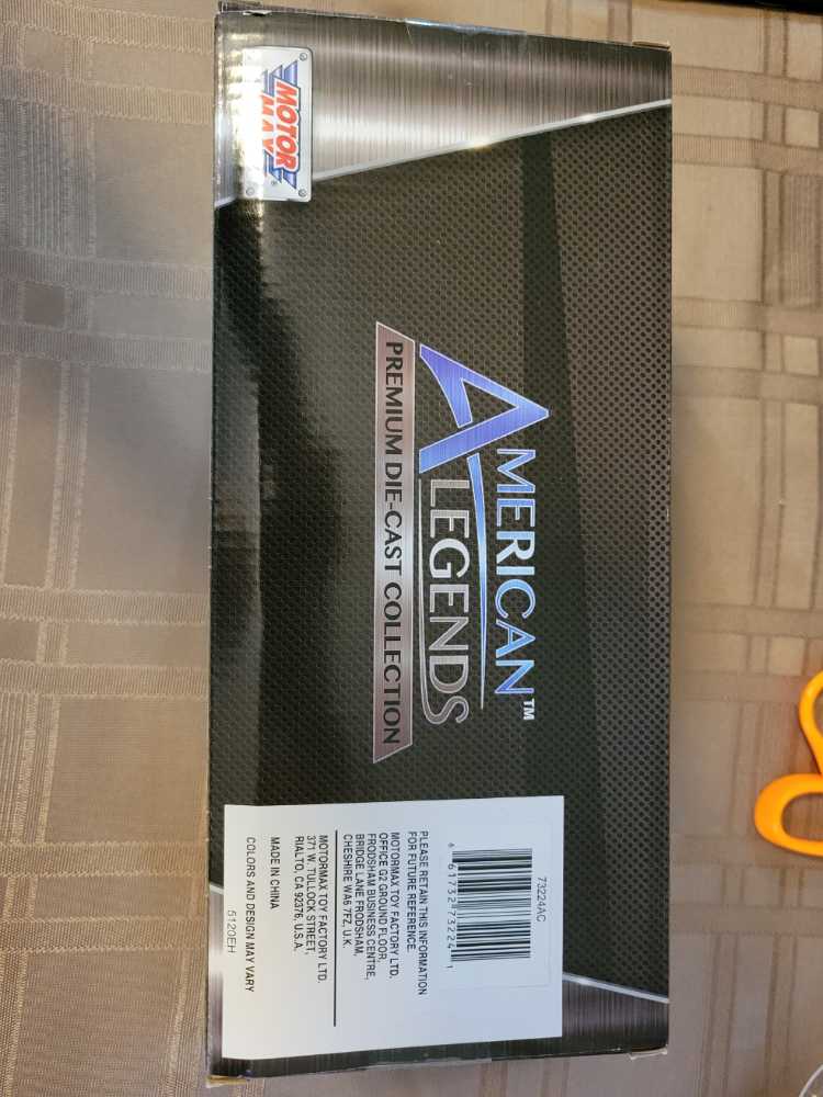 Motor Max American Legends 1:24 1967 Corvette Black  action figure collectible [Barcode 661732732241] - Main Image 3