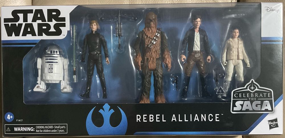 Celebrate The Saga - Rebel Alliance - Luke Skywalker  - Hasbro/ Disney action figure collectible - Main Image 2