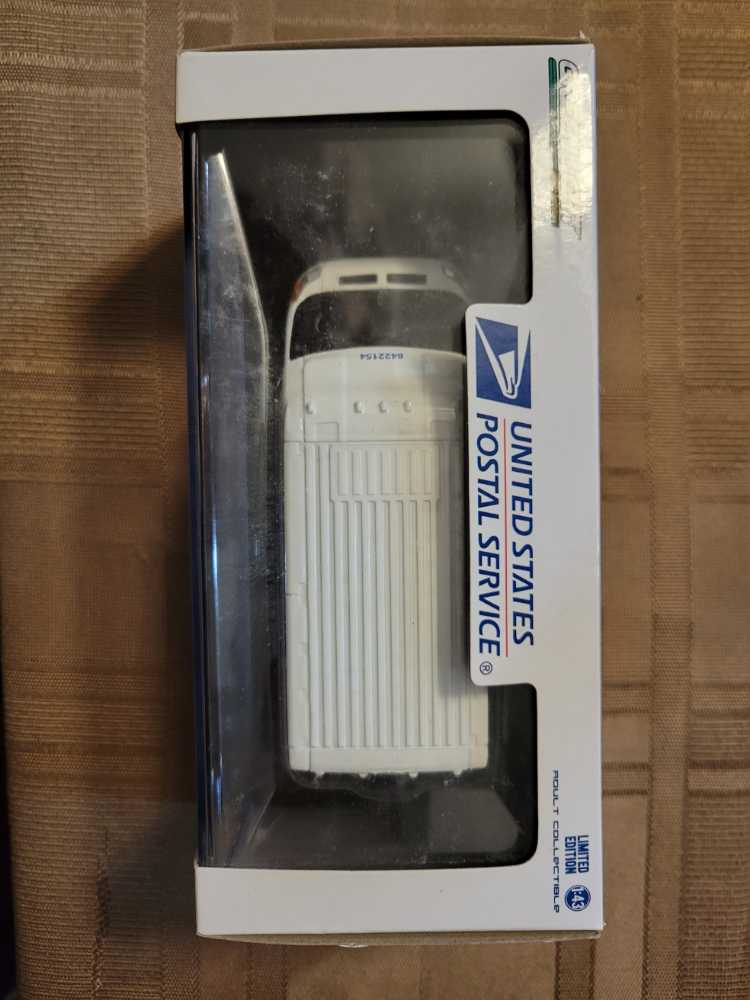 Greenlight 2018 Ram Promaster 2500 Cargo High Roof USPS  action figure collectible [Barcode 4289177084334] - Main Image 3