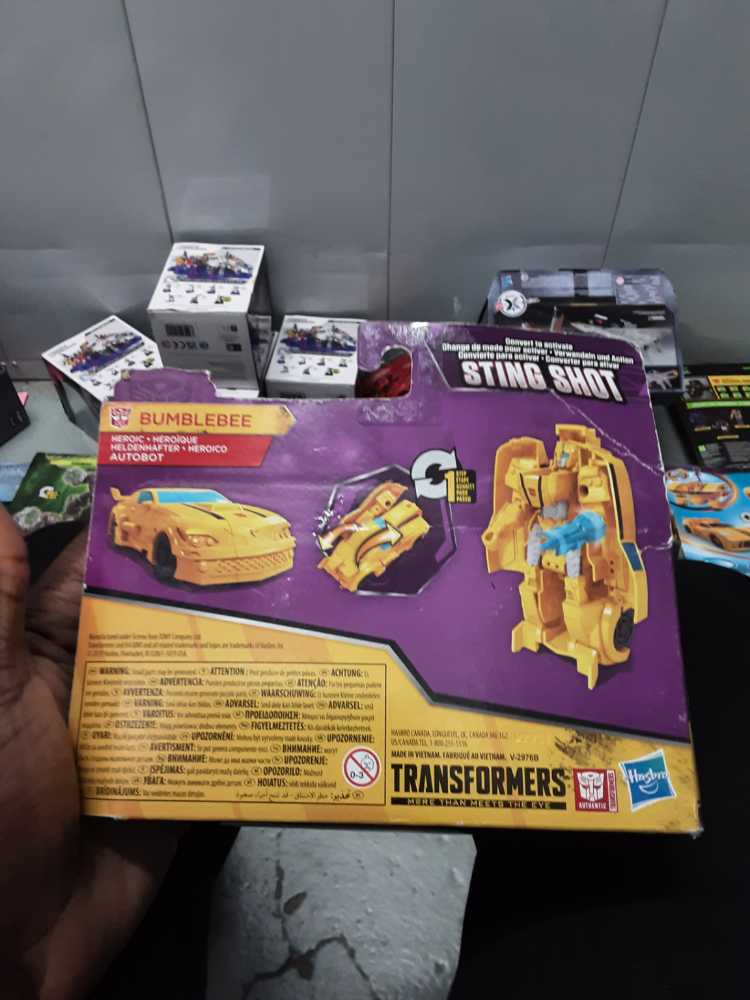 Tra Cyberverse 1 Step Bumblebee  action figure collectible [Barcode 630509891191] - Main Image 3