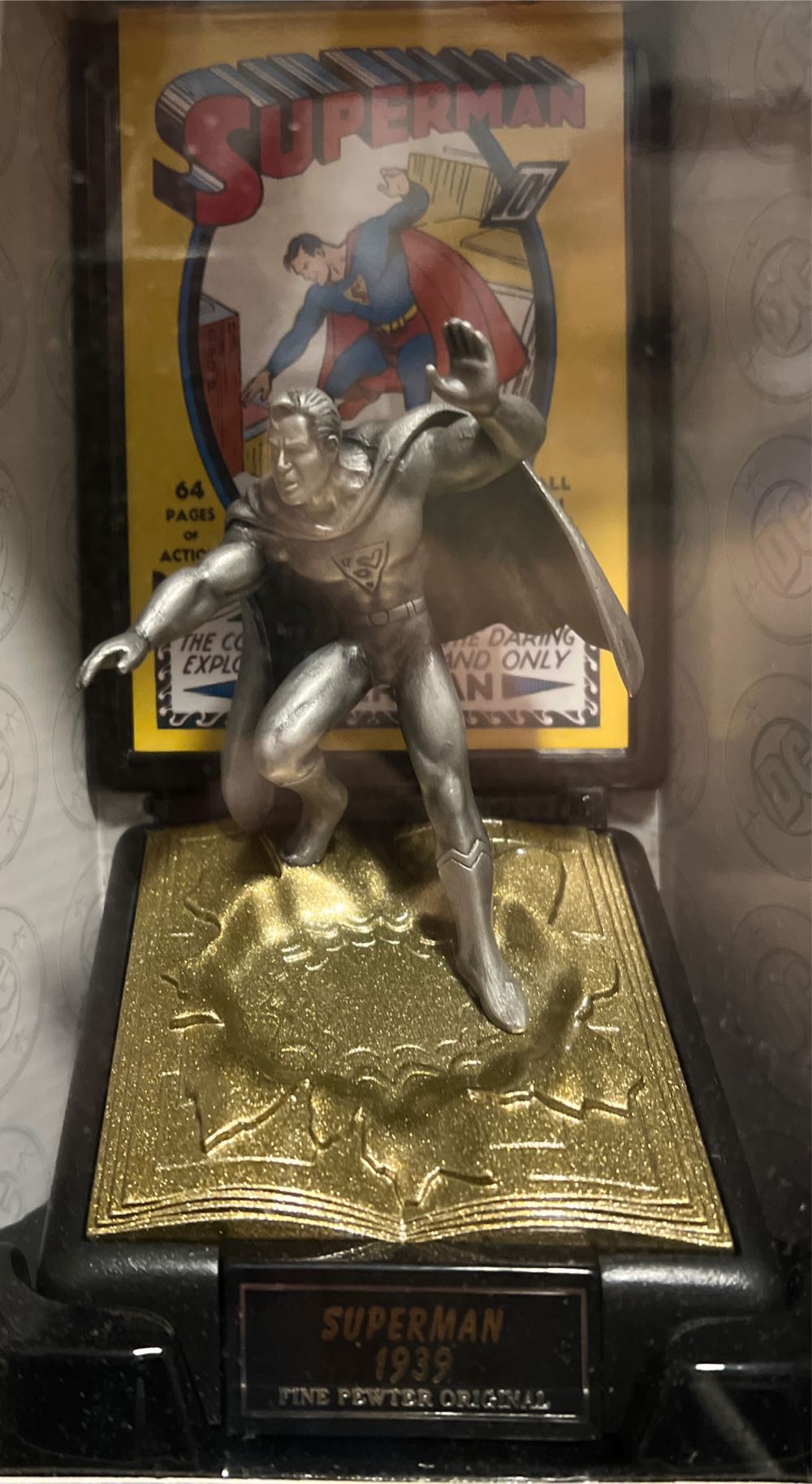 Comic Book Champions: Superman Golden Age - Racing Champions action figure collectible [Barcode 095949100003] - Main Image 2