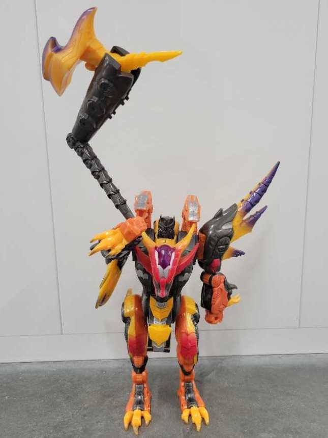 Scourge 1st Robot Mode - Hasbro (Cybertron) action figure collectible - Main Image 2