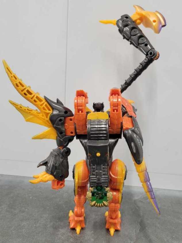 Scourge 1st Robot Mode - Hasbro (Cybertron) action figure collectible - Main Image 4