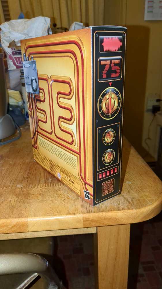 #75 Chuckles “Philip “Chuckles” Provost” - Hasbro (G.I. Joe) action figure collectible [Barcode 5010996180421] - Main Image 3