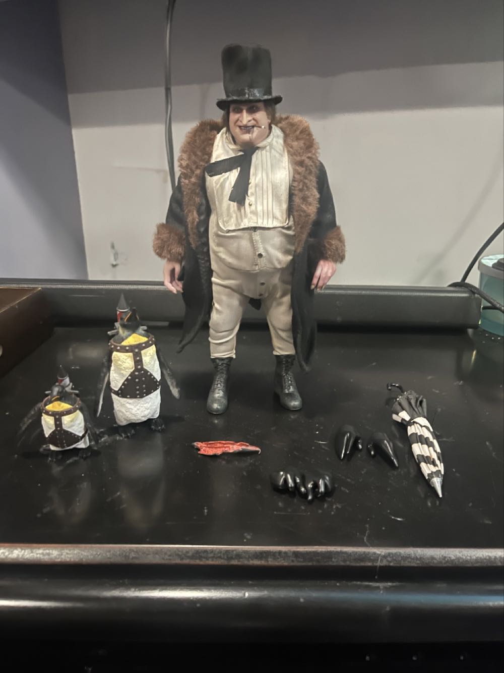 Penguin : Danny DeVito - Eternal Toys (DC Movies) action figure collectible - Main Image 2
