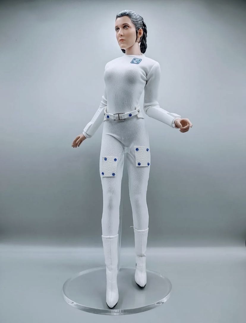 Princess Leia In Alternate Hoth Outfit  (Star Wars) action figure collectible - Main Image 2