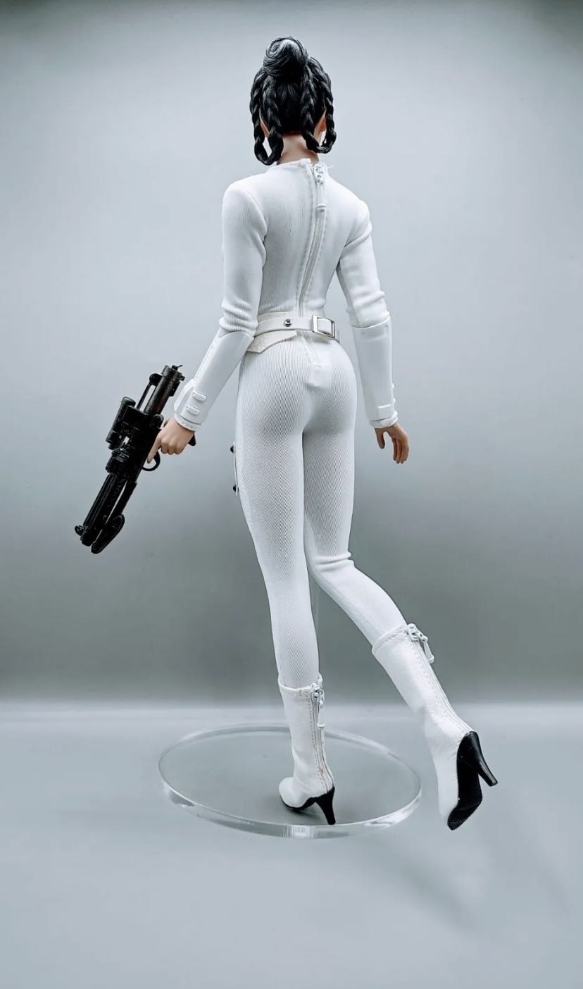 Princess Leia In Alternate Hoth Outfit  (Star Wars) action figure collectible - Main Image 4