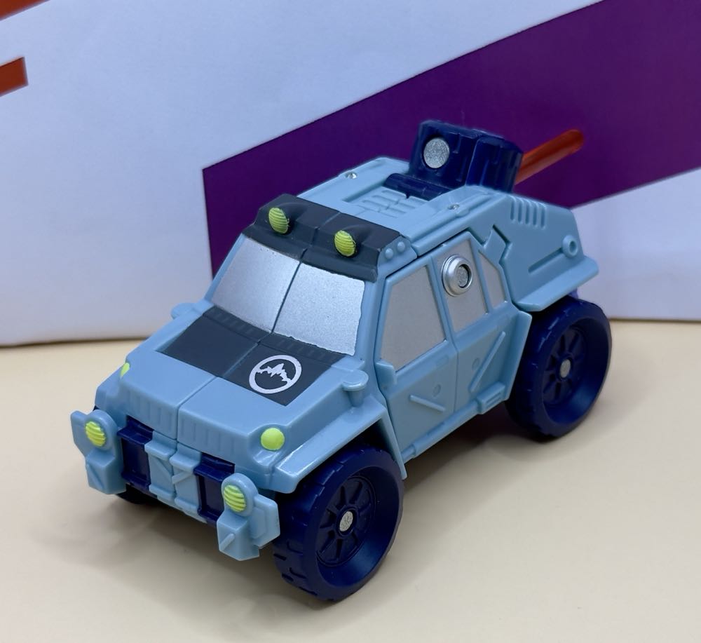 Brushguard - Hasbro (Cybertron) action figure collectible - Main Image 2