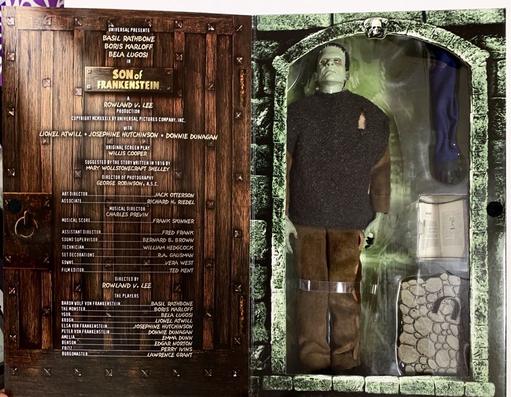 Monsters Son of Frankenstein Boris Karloff - Sideshow Toy action figure collectible [Barcode 747720203495] - Main Image 2