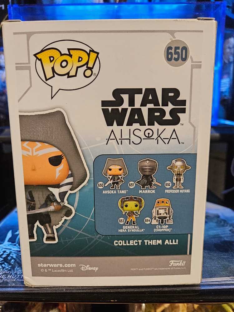 Funko Pop! Star Wars: Ahsoka Ahsoka Tano With Dual Lightsabers - Funko Pop (Funko Pop!) action figure collectible [Barcode 889698721752] - Main Image 4