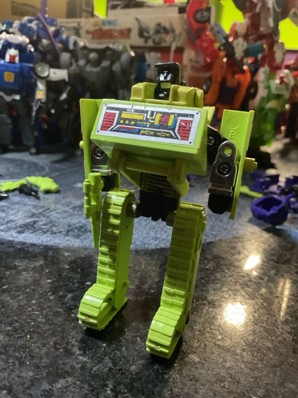 Bonecrusher - Hasbro (Generation 1) action figure collectible - Main Image 2