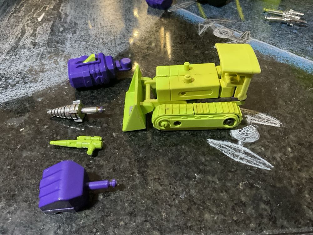 Bonecrusher - Hasbro (Generation 1) action figure collectible - Main Image 4