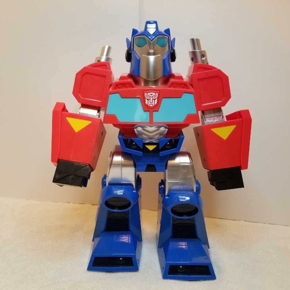 Transformers Rescue Bots Academy Optimus Prime Radio Control R/C  action figure collectible [Barcode 887030860404] - Main Image 3