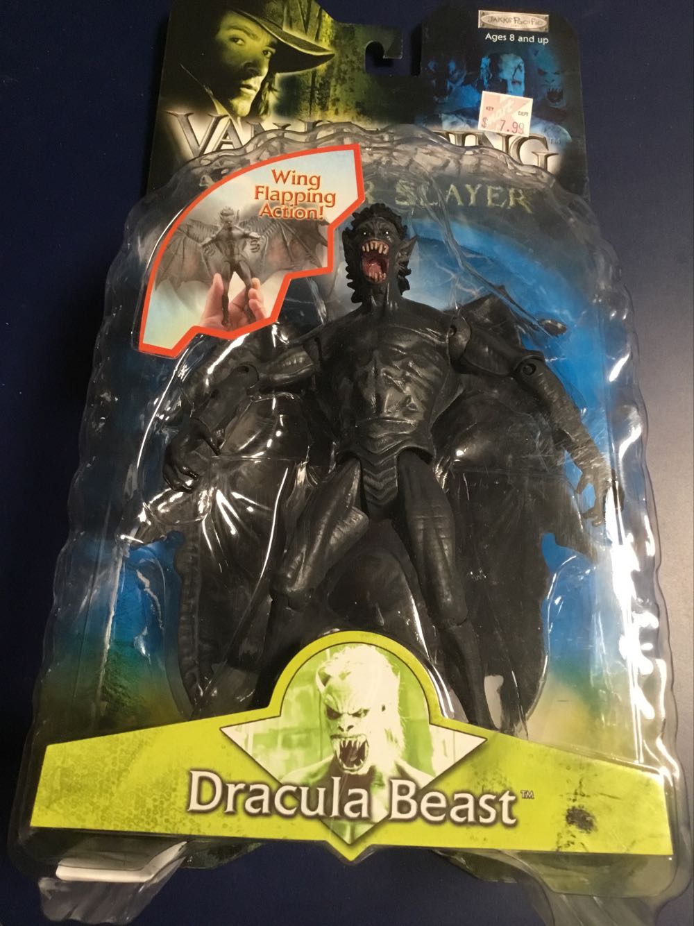 Van Helsing Monster Slayer Dracula Beast - Hasbro (Legacy Collection) action figure collectible [Barcode 039897410555] - Main Image 2