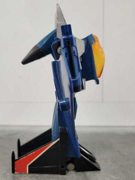 Thundercracker Seeker 4th Robot Mode Project Missing All Missiles Both Fists 1 Launcher And 1 Small Wing - Hasbro (1984) action figure collectible - Main Image 3