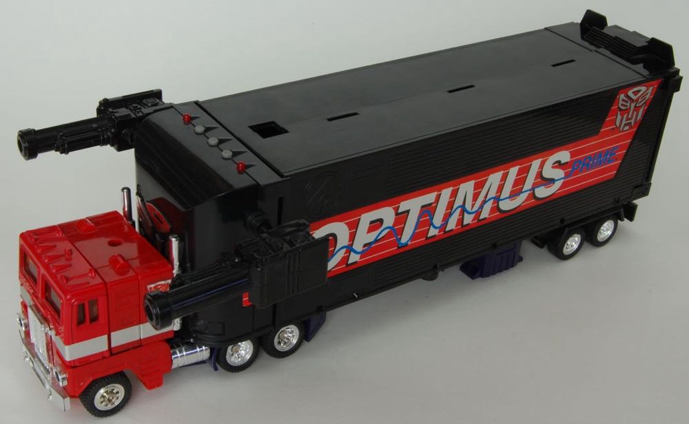 Transformers G2 Optimus Prime - Hasbro (Generation 1) action figure collectible - Main Image 7