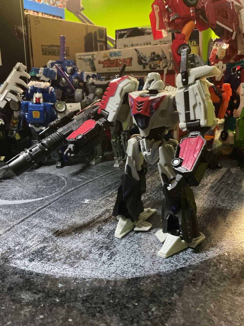 Transformers War/Fall Of Cybertron Megatron - Hasbro (Generations) action figure collectible - Main Image 2