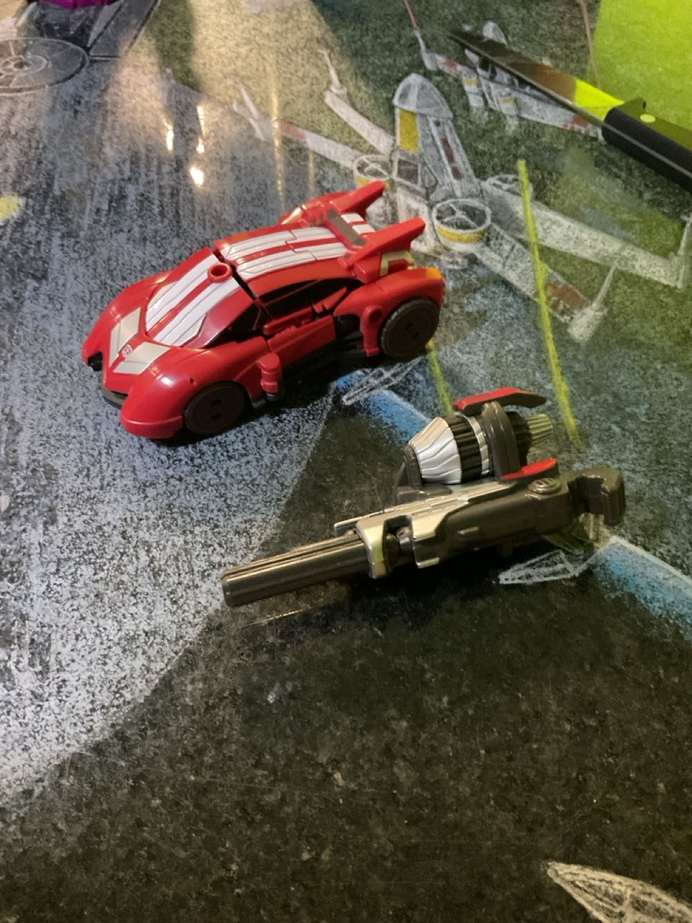 Transformers War/Fall Of Cybertron Sideswipe - Hasbro (Fall of Cybertron) action figure collectible - Main Image 2